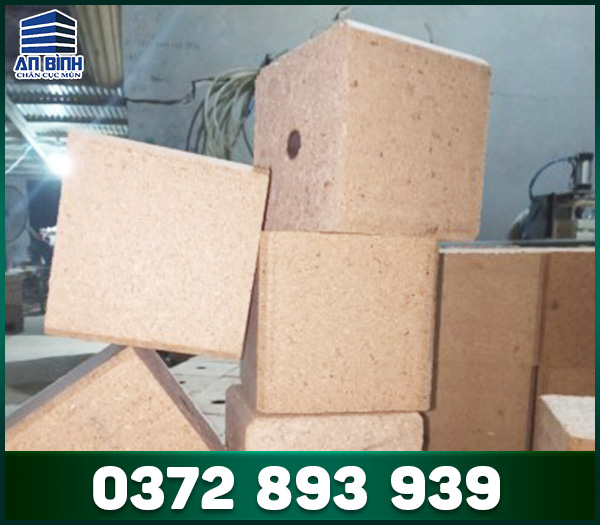 Chân cục mùn, chân đế pallet